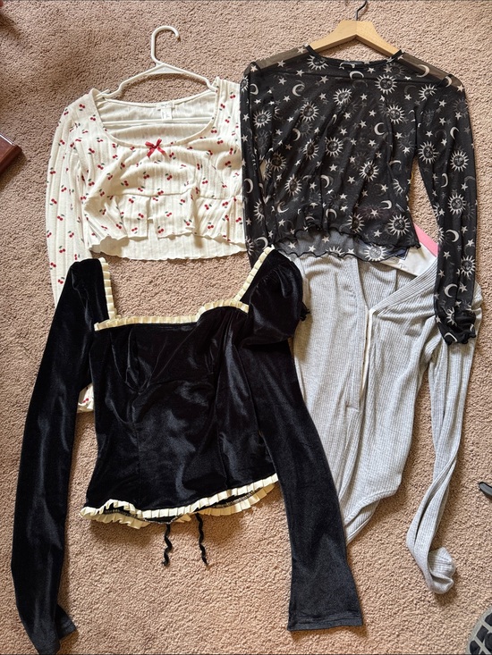 Tops - 4 cute long sleeve tops